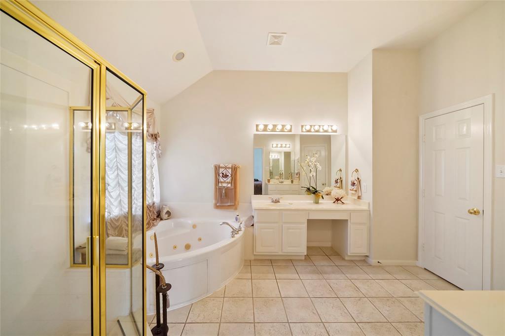 2821 Creek Bend Drive, Friendswood, Texas image 19