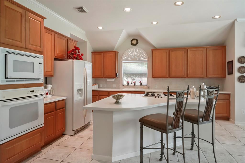 2821 Creek Bend Drive, Friendswood, Texas image 8