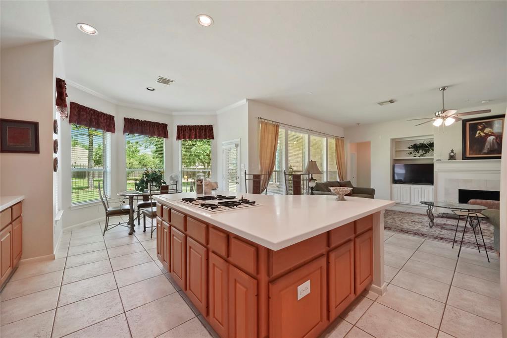 2821 Creek Bend Drive, Friendswood, Texas image 10