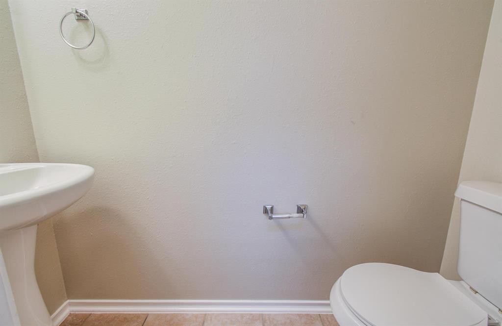 17230 Oakwood Chase Drive, Spring, Texas image 22