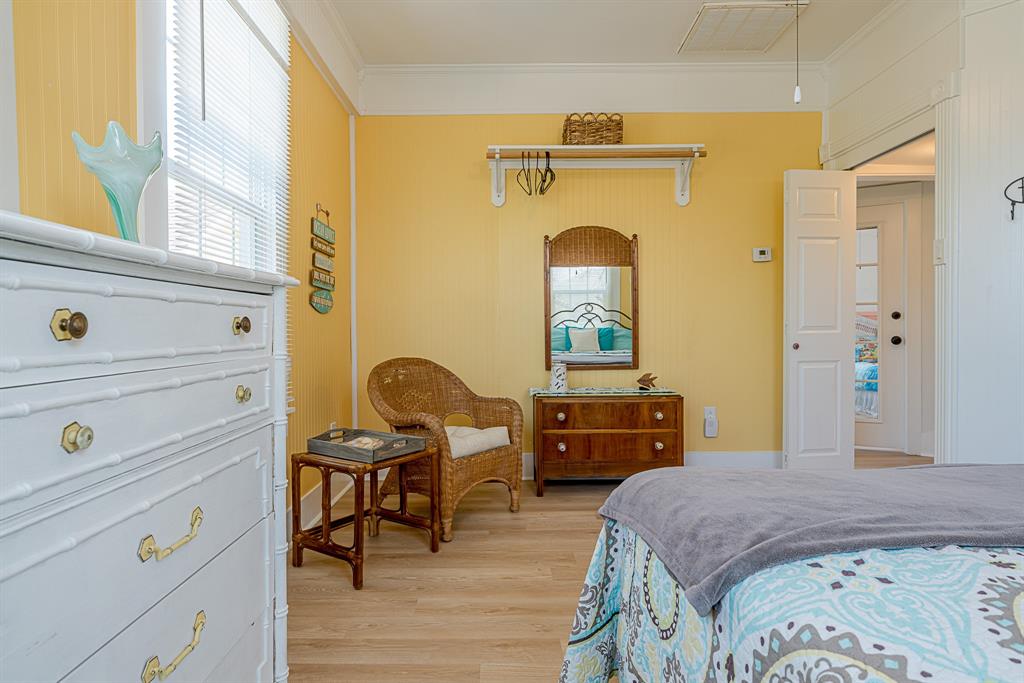 2025 Avenue O, Galveston, Texas image 24