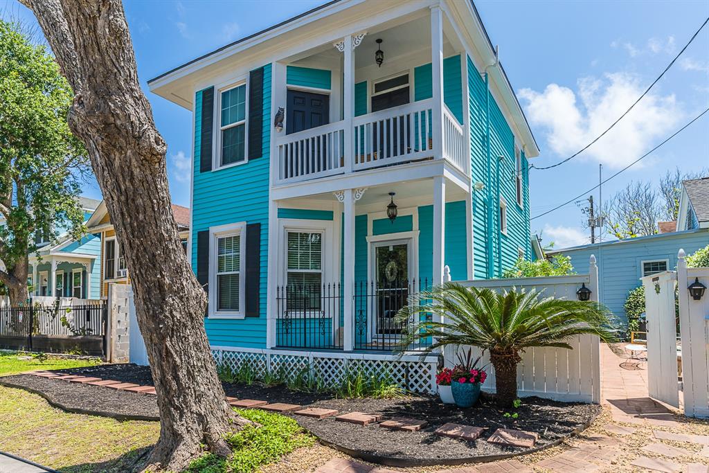 2025 Avenue O, Galveston, Texas image 1