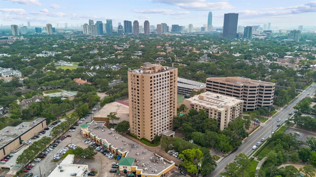651 Bering Drive #1406, Houston, Texas image 4