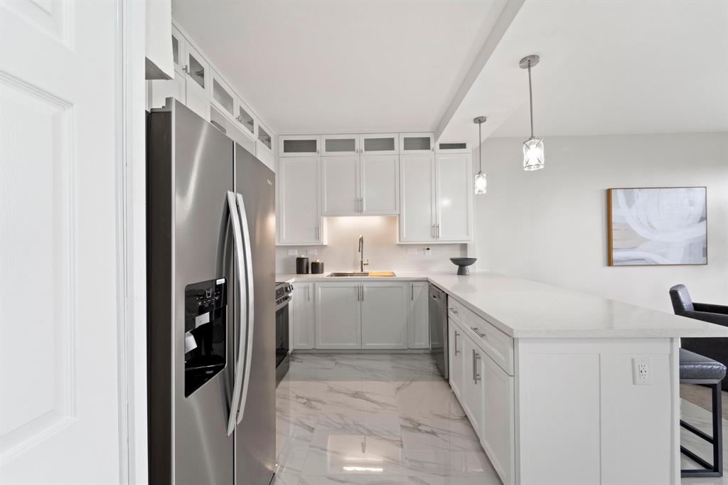 651 Bering Drive #1406, Houston, Texas image 8