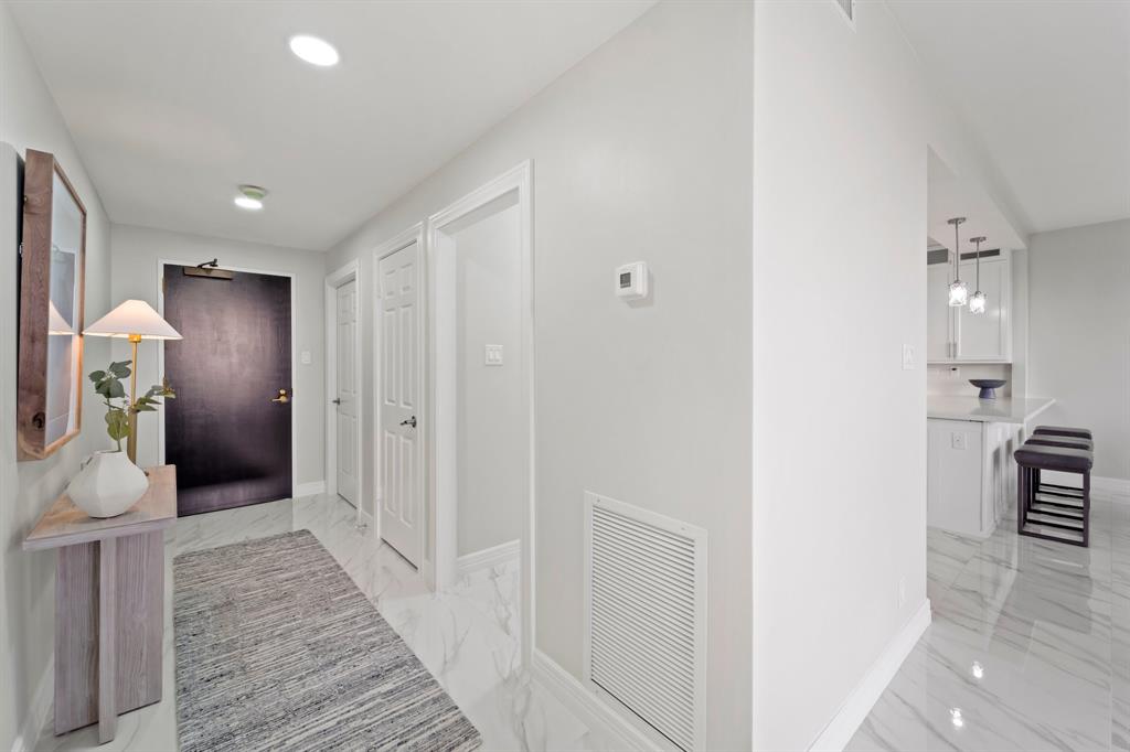 651 Bering Drive #1406, Houston, Texas image 7