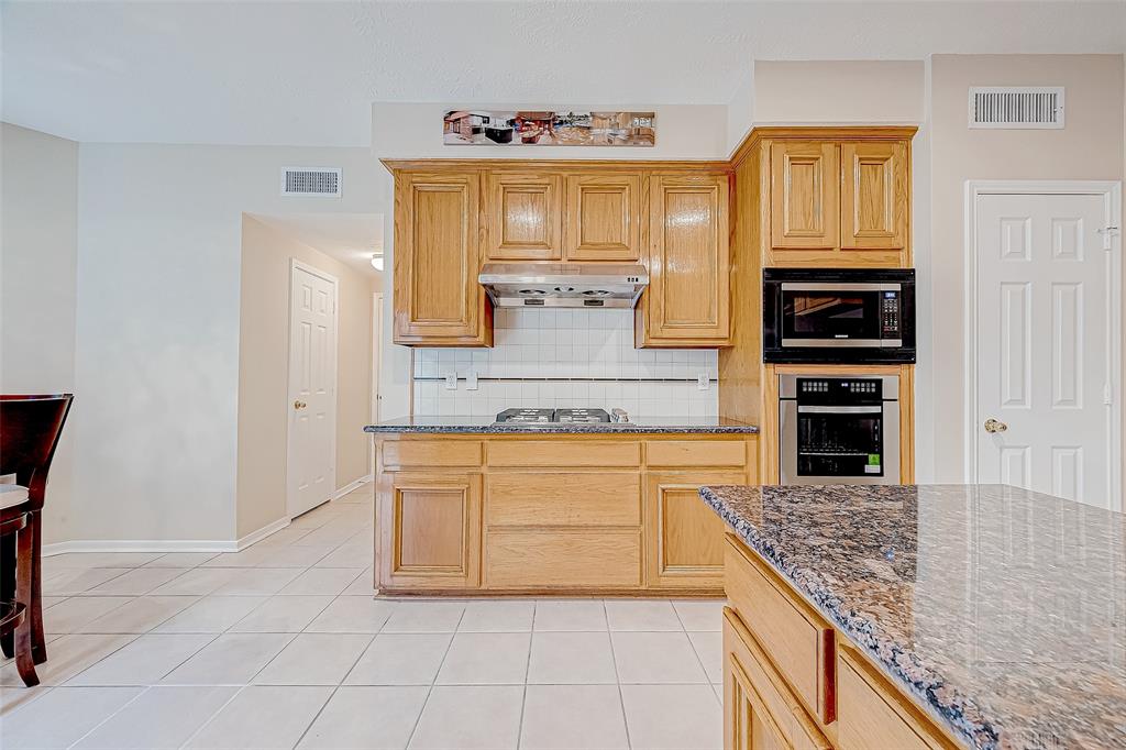 3307 Pebble Trace Drive, Houston, Texas image 13