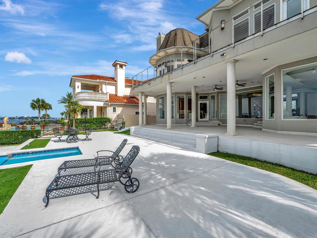 2114 Twin Oaks Boulevard, Kemah, Texas image 13