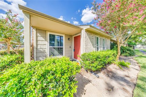 Photo of 8801 Hammerly Boulevard #2101, Houston, TX 77080 (MLS # 88844194) Photo of 8801 Hammerly Boulevard #2101, Houston, TX 77080 (MLS # 88844194)