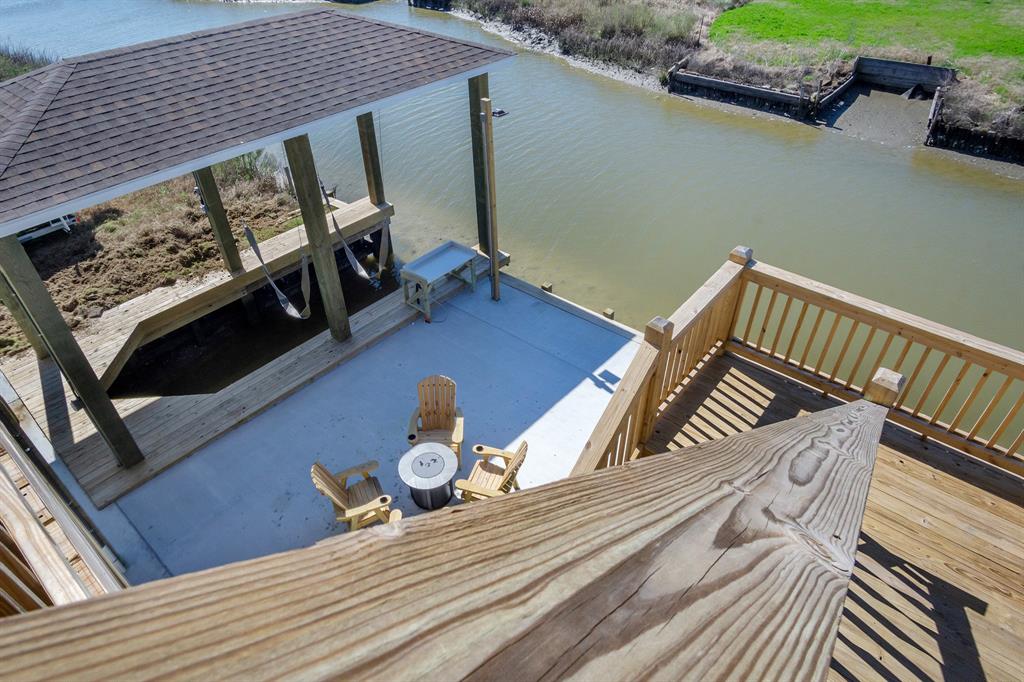 1297 Mabry Street, Gilchrist, Texas image 3