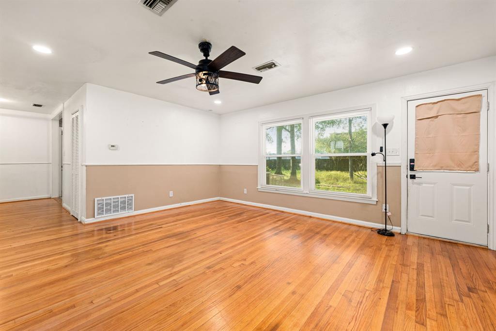 1805 Willow Street, Liberty, Texas image 3