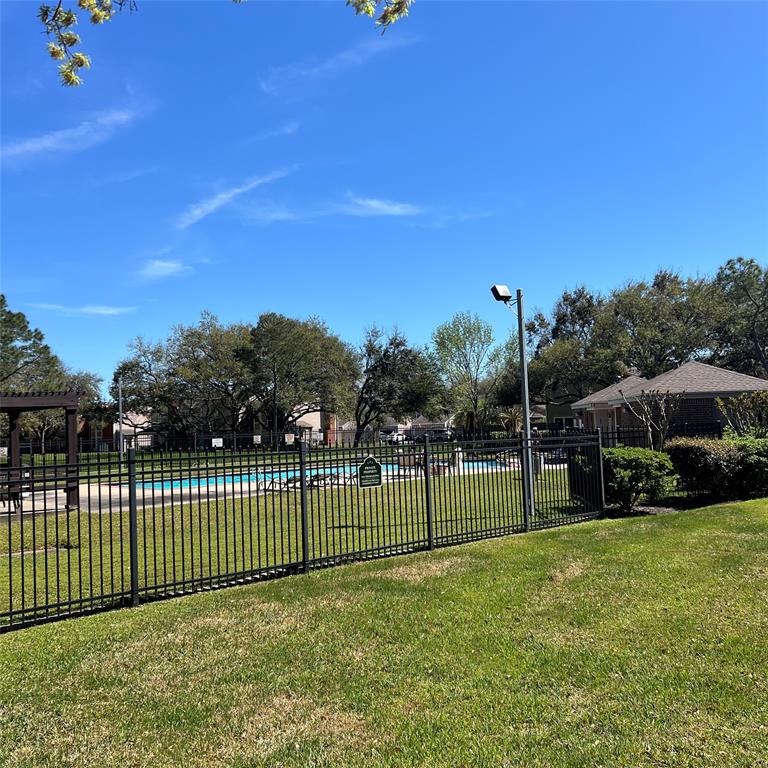 17249 Saturn Lane, Houston, Texas image 21