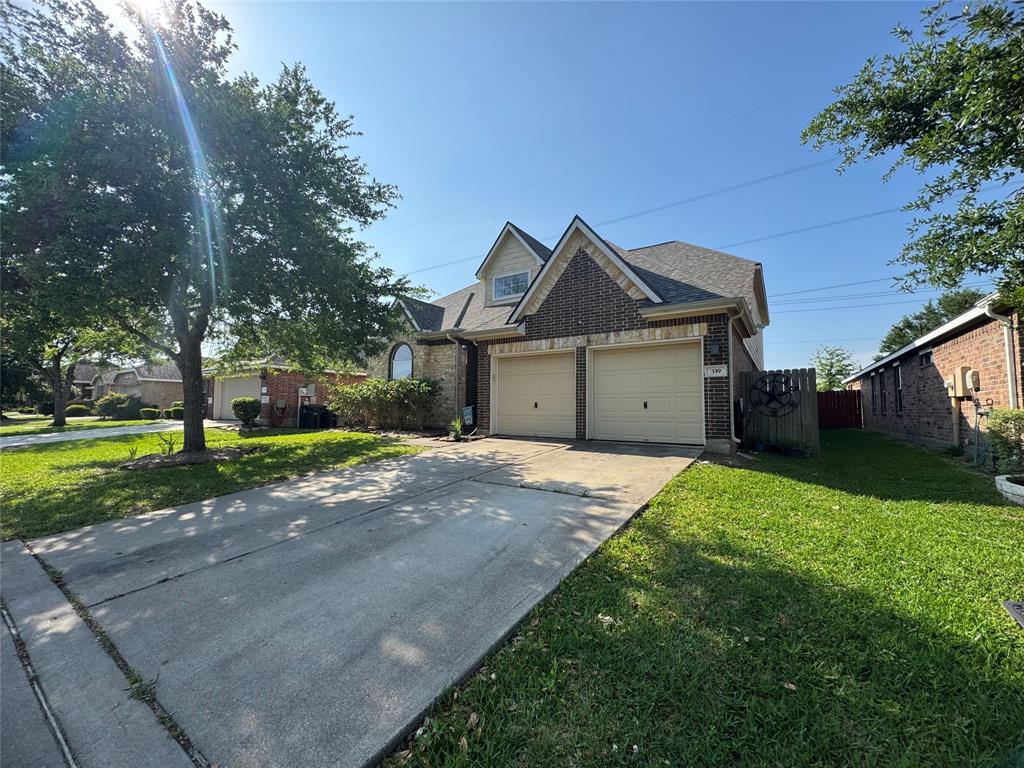 339 Lake Line Drive, Alvin, Texas image 2