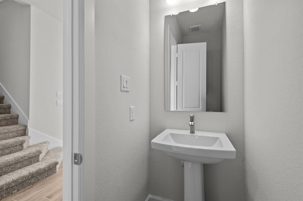 1515 Park Path Drive, Missouri City, Texas image 14