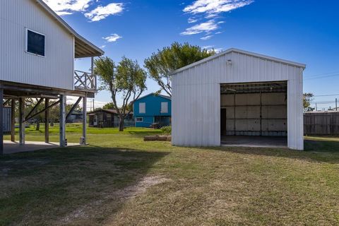 A home in San Leon