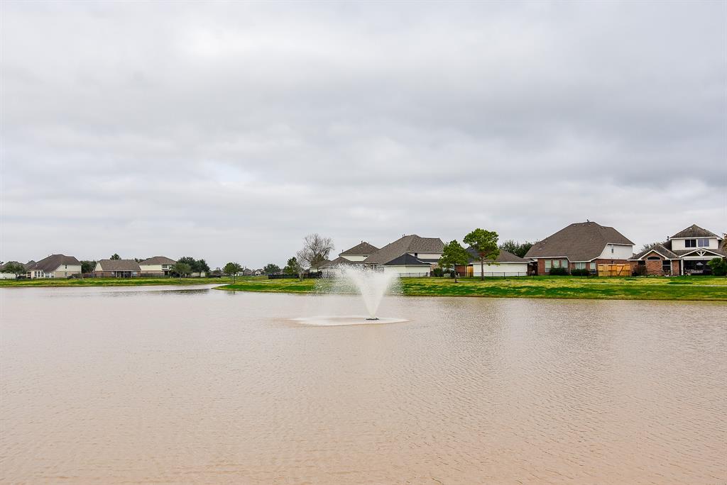 9311 Gilbert Hollow Drive, Rosenberg, Texas image 33