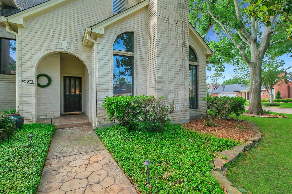 18227 Longmoor Drive, Houston, Texas image 4