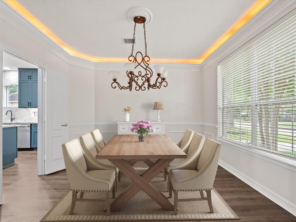 10218 Earlington Manor Drive, Spring, Texas image 6
