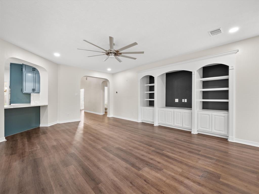 10218 Earlington Manor Drive, Spring, Texas image 15