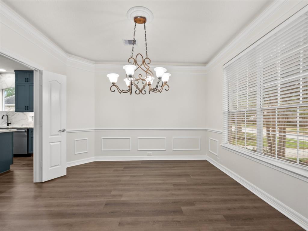 10218 Earlington Manor Drive, Spring, Texas image 5
