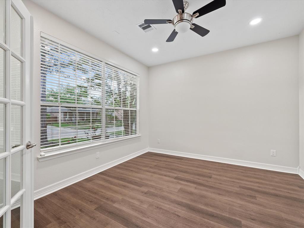 10218 Earlington Manor Drive, Spring, Texas image 4