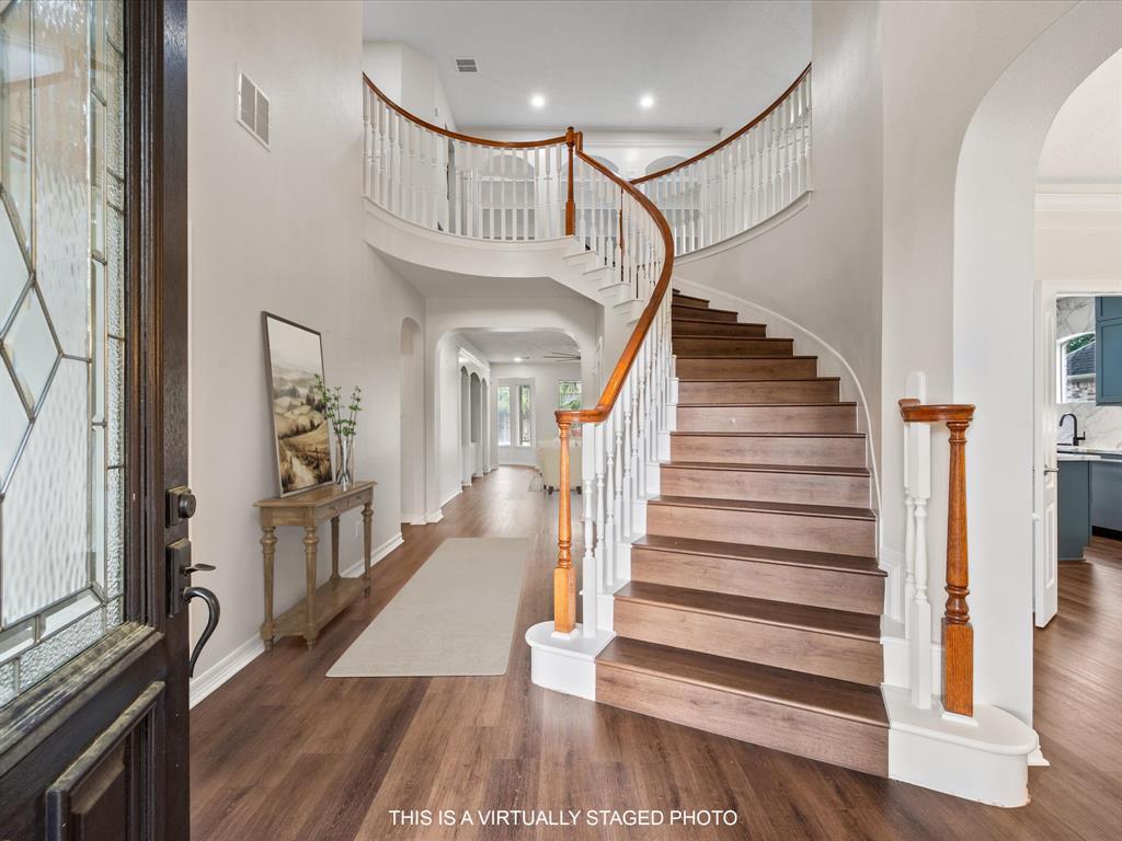 10218 Earlington Manor Drive, Spring, Texas image 2