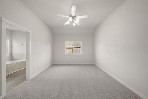 A home in Iowa Colony
