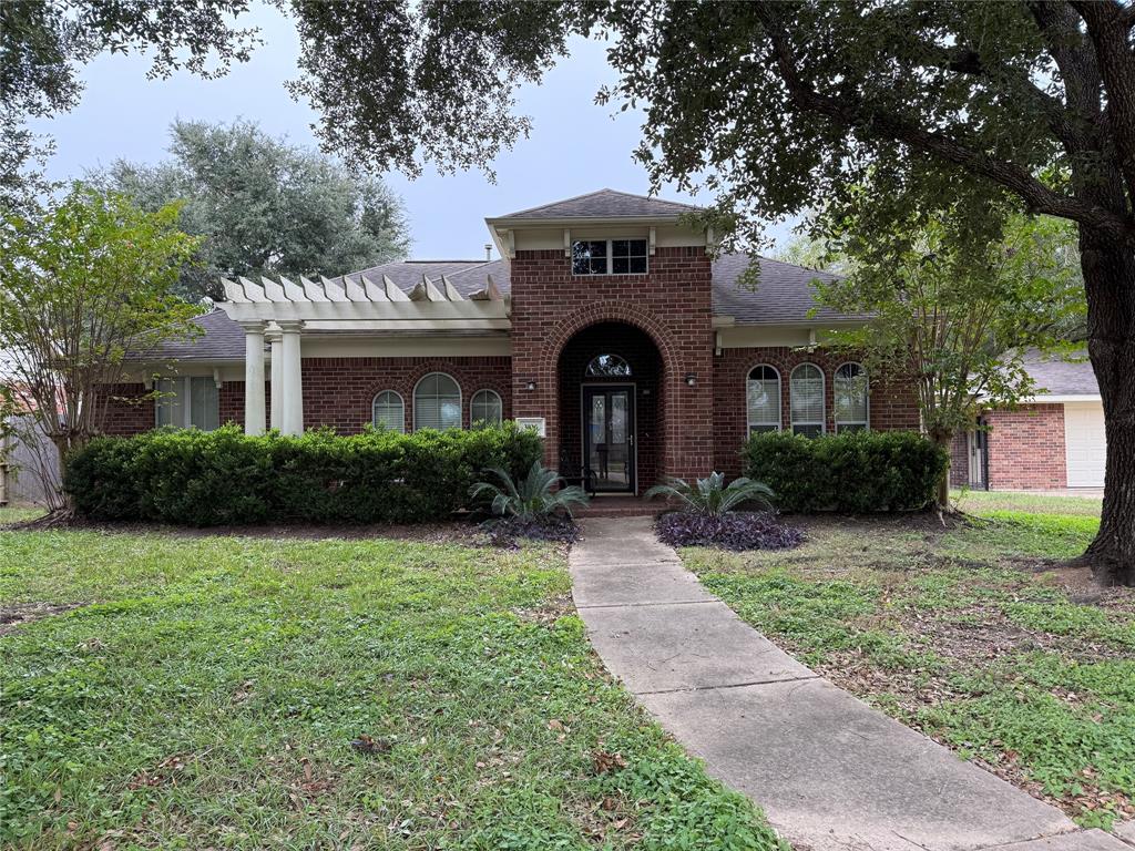 3106 W Oaks Boulevard, Pearland, Texas image 1