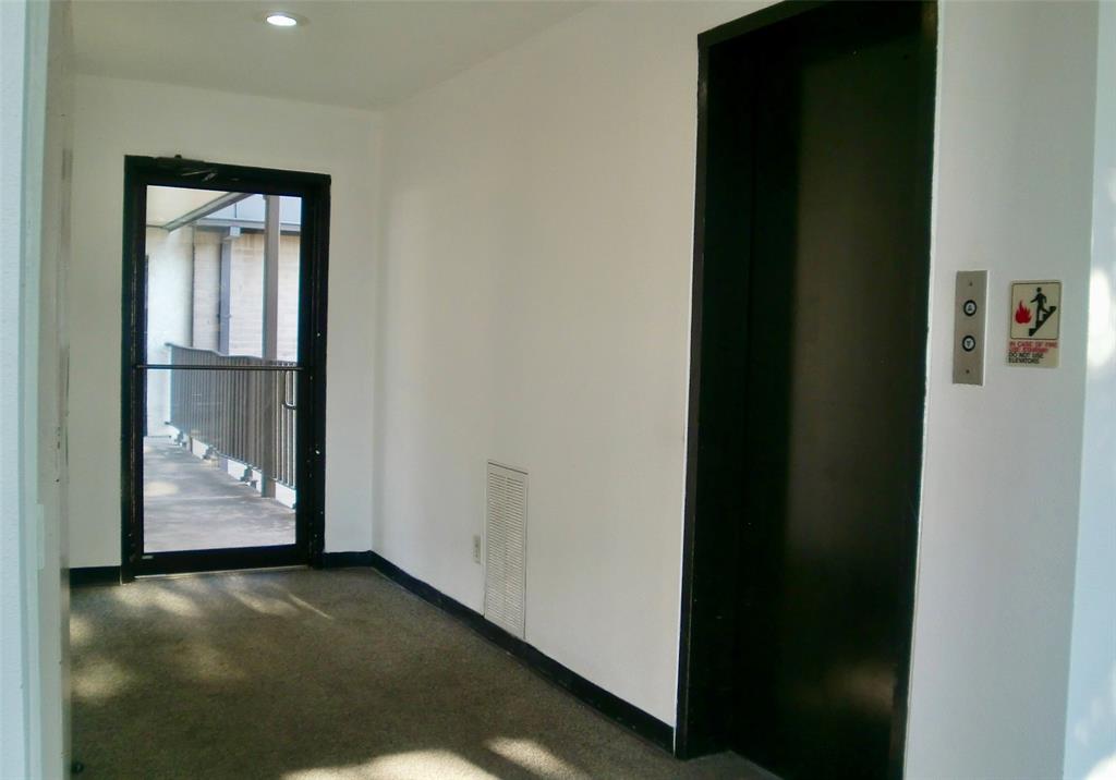 3005 Walnut Bend Lane #26, Houston, Texas image 7