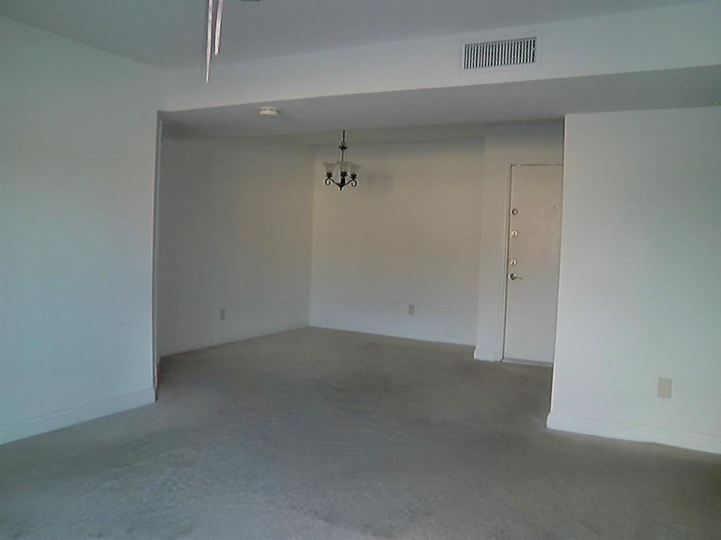 3005 Walnut Bend Lane #26, Houston, Texas image 11