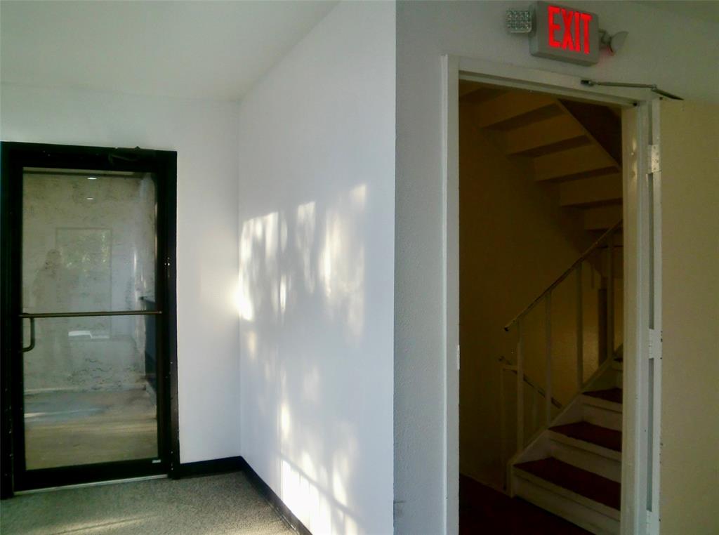 3005 Walnut Bend Lane #26, Houston, Texas image 8