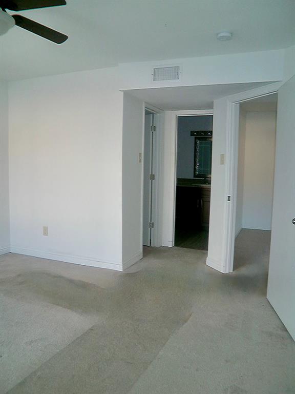 3005 Walnut Bend Lane #26, Houston, Texas image 18