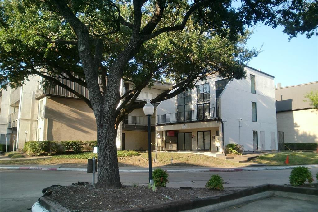 3005 Walnut Bend Lane #26, Houston, Texas image 1