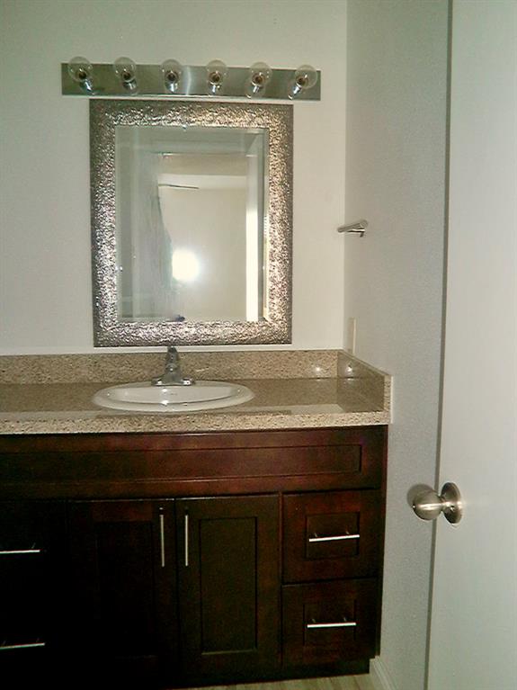 3005 Walnut Bend Lane #26, Houston, Texas image 20