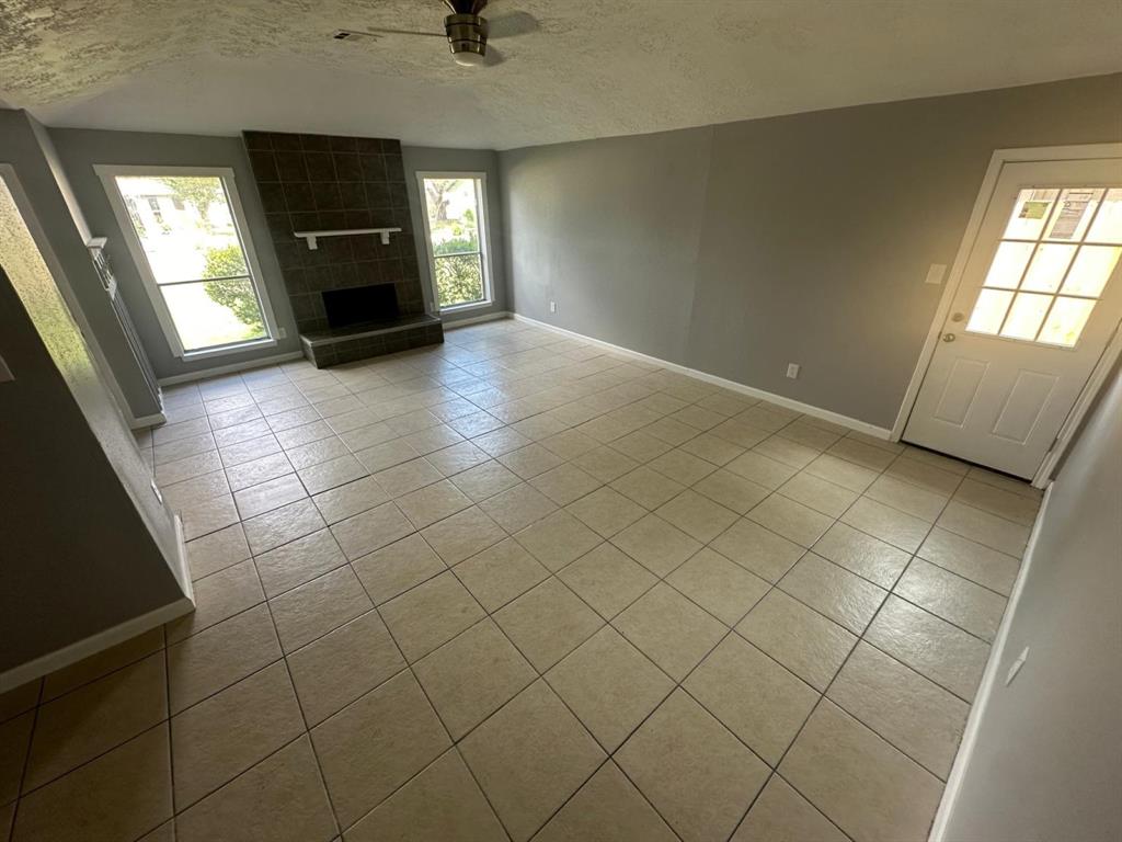 6627 Villarreal Drive, Houston, Texas image 3