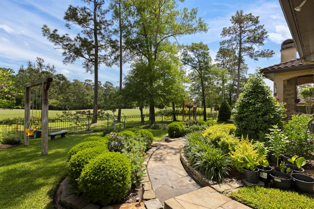 38 Post Shadow Estate Drive, Spring, Texas image 32