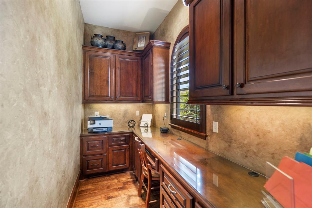38 Post Shadow Estate Drive, Spring, Texas image 10