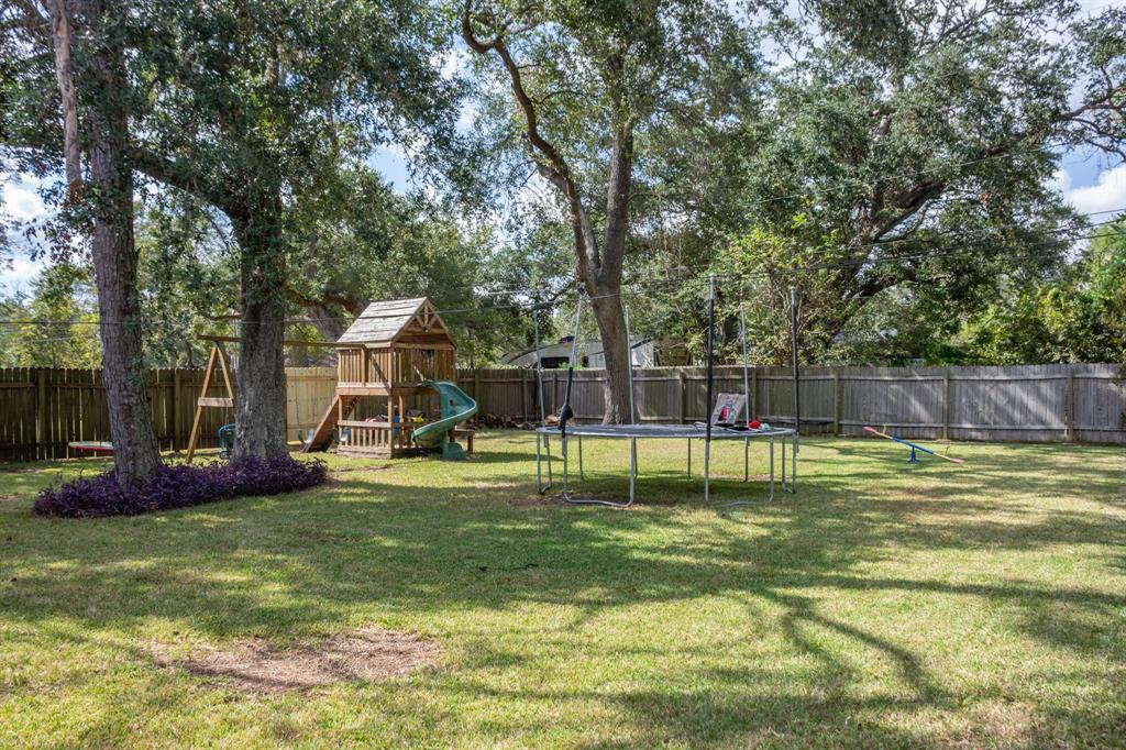 218 Redwood Street, Lake Jackson, Texas image 21