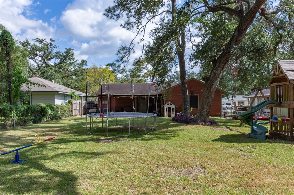 218 Redwood Street, Lake Jackson, Texas image 22