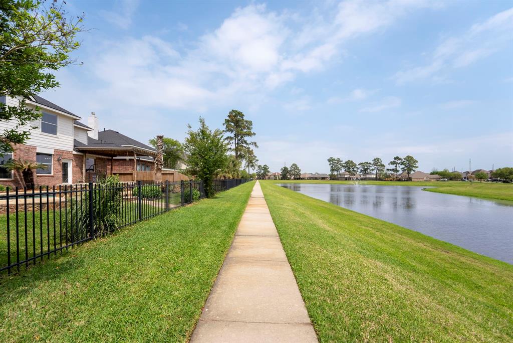 4623 Countrymeadows Drive, Spring, Texas image 43