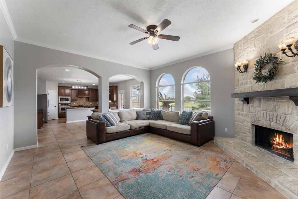 4623 Countrymeadows Drive, Spring, Texas image 11
