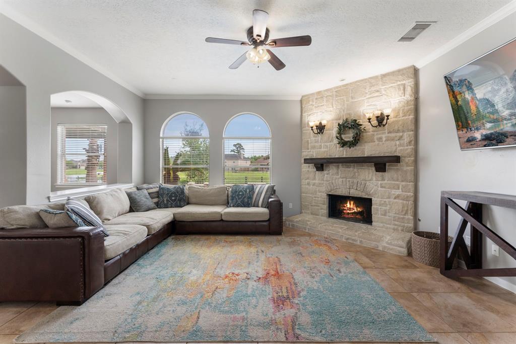 4623 Countrymeadows Drive, Spring, Texas image 12