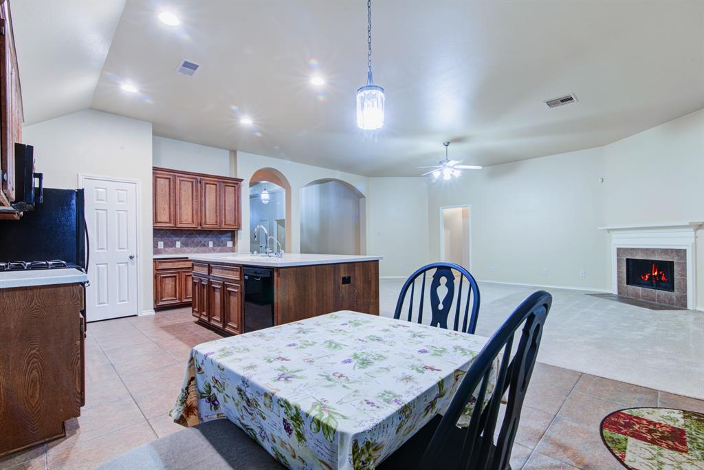 421 Laddingford Lane, League City, Texas image 7