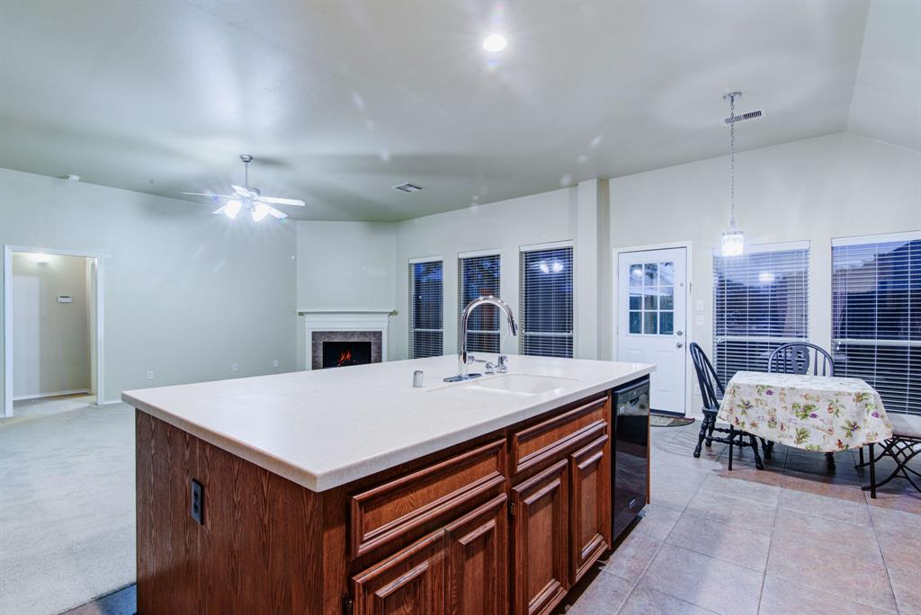 421 Laddingford Lane, League City, Texas image 12