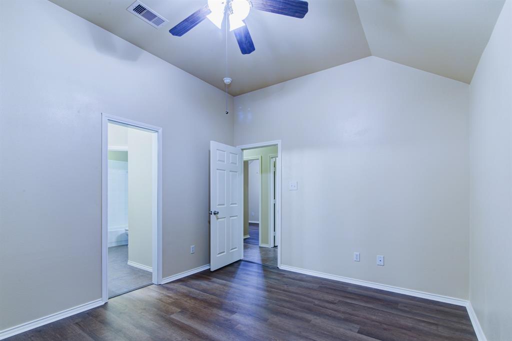 421 Laddingford Lane, League City, Texas image 33