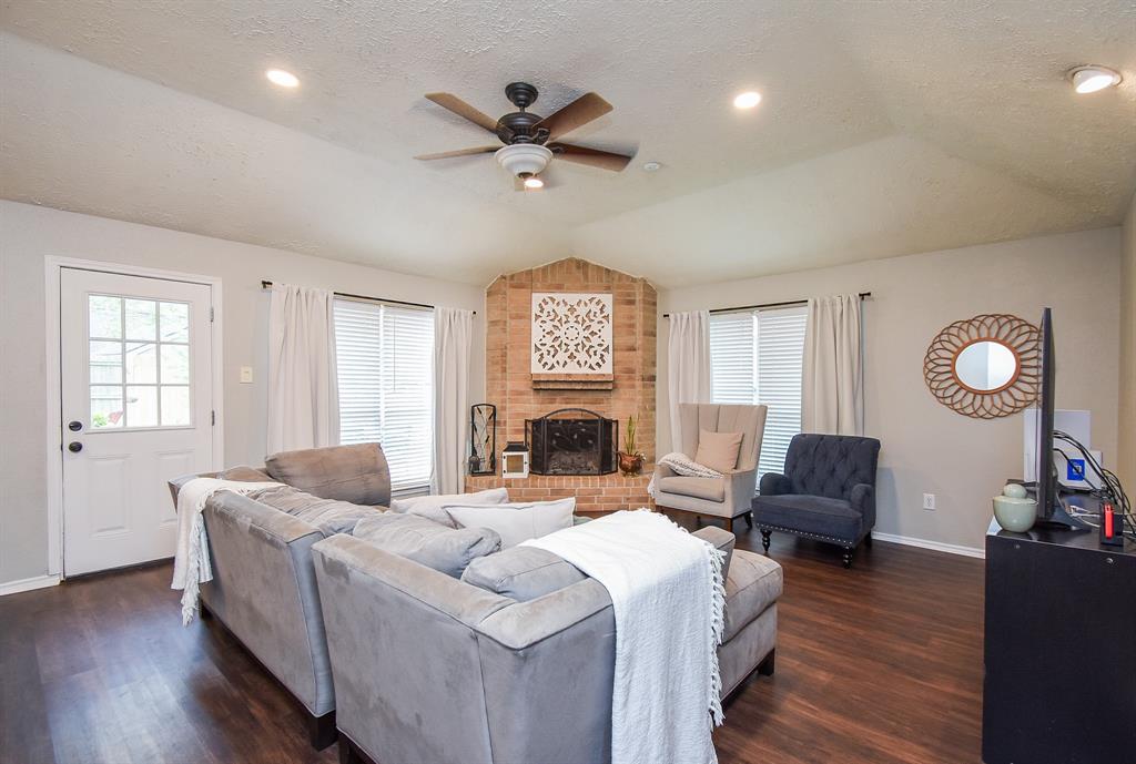 1907 Maple Dale Lane, Richmond, Texas image 12