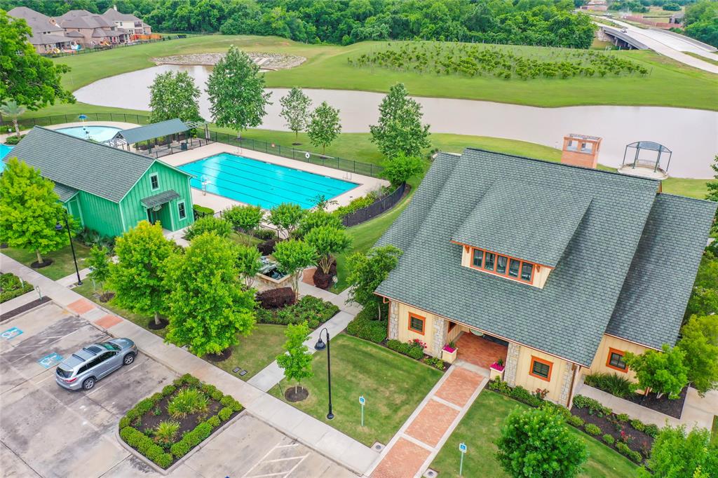 30235 Gold Finch Place, Fulshear, Texas image 3