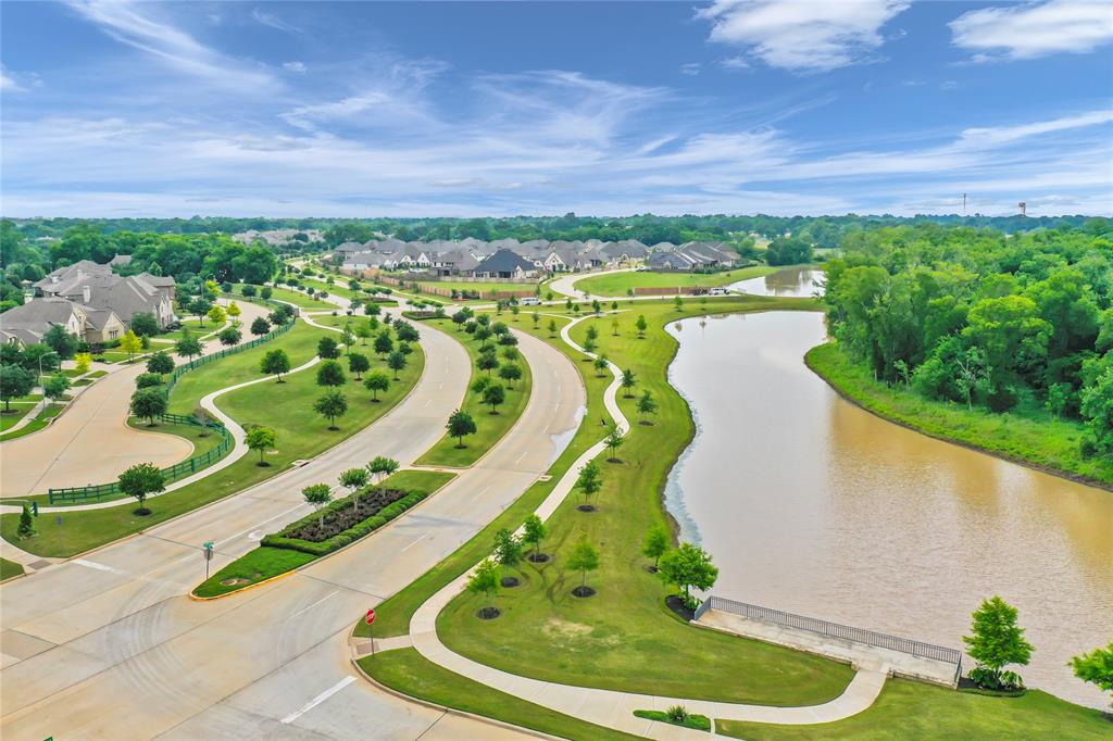 30235 Gold Finch Place, Fulshear, Texas image 6