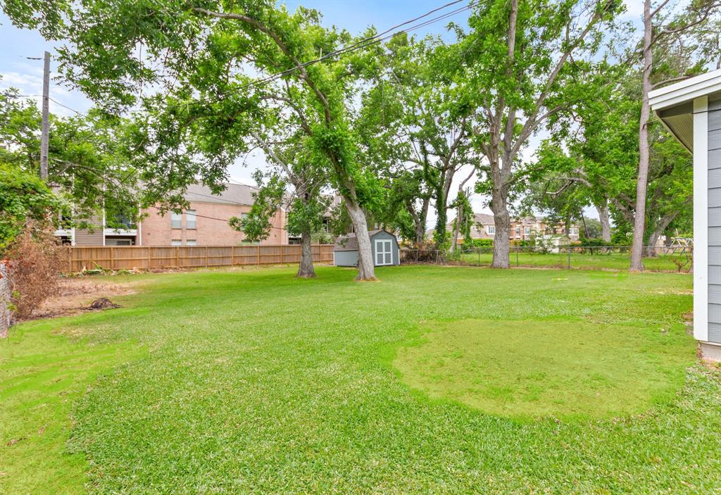 139 Holly Street, Lake Jackson, Texas image 24