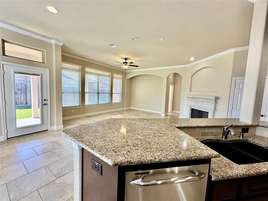 2402 E Tuschman, Pearland, Texas image 9