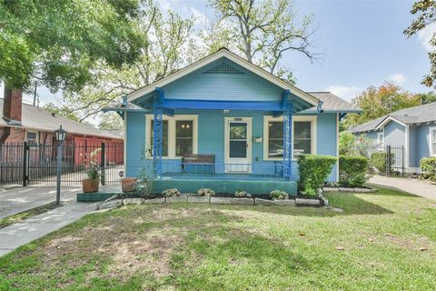 Single Family Residence in Houston TX 1106 Peddie Street.jpg